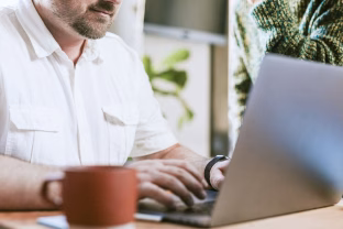 Nuovargis, atminties spragos, tirpstančios galūnės? Gydytoja paaiškina, ko gali trūkti jūsų smegenims