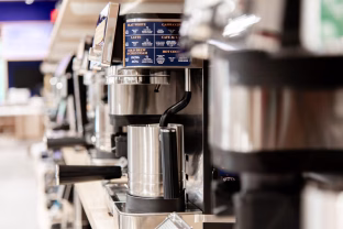 Pamirškite kavines: šie trys žingsniai pakeis jūsų rytus, net namuose išgausite pavydėtiną skonį