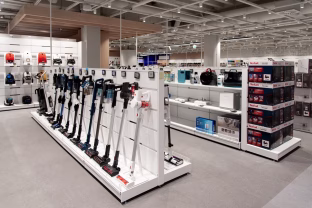 Tik vienas toks visose Baltijos šalyse: įspūdingo dydžio televizorius traukia pirkėjus į naująją „Elesen“!