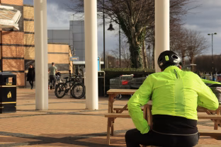 Kritinis įspėjimas vairuotojams: vos keli metrai gali lemti gyvybę, štai kaip išvengti tragedijos kelyje