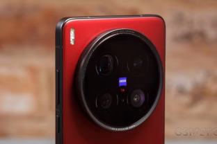 Pasiruoškite naujai kameros karų bangai: 200 MP sensorius jau keliauja į 2026 metų flagmanus