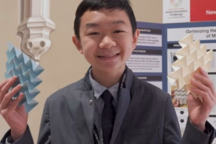 Paauglys su origamio lankstiniu nustebino visą pasaulį: laimėjo prestižinį prizą ir pasaulio dėmesį