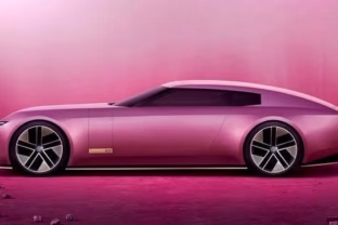 Futuristinis „Jaguar“ dizainas supykdė bendrovės gerbėjus: sprendimas jau kainavo vadovui karjerą