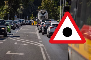 Pastebėjote šį kelio ženklą? Nedelsiant sumažinkite greitį, nes kitaip laukia katastrofiniai padariniai