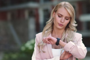 Štai kaip „Google“ DI asistentas „Gemini“ išmaniajame laikrodyje pakeis mūsų kasdienybę