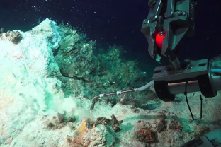 Milos salos jūros dugne: hidroterminių kaminų laukas Egėjo jūroje keičia žinias apie vandenynų geologiją