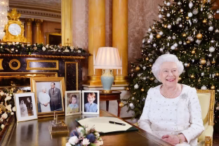 Nutekėjo karališkosios šeimos žiemos paslaptis: šį pyragą jie gamina kiekvienoms Kalėdoms