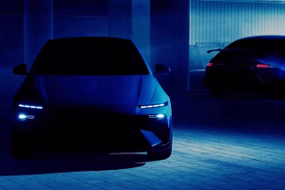 Netrukus sulauksime „Hyundai Ioniq 6 N“ elektromobilio: gamintojas paskelbė pirmąsias šio šedevro nuotraukas
