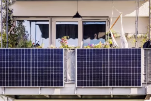 Ar žalioji energetika stabdo ekonomiką? Mokslų daktaro tyrimas pasiūlė visiškai netikėtą atsakymą