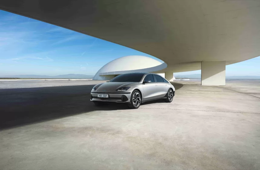 Netrukus Europoje pasirodys naujasis „Hyundai Ioniq 6“: gamintojas atskleidė viena įkrova įveikiamą atstumą, kuris nustebins daugelį
