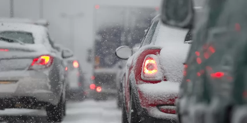Kalėdų vakarą planuojantiems sėsti prie vairo – itin svarbus perspėjimas: numatomos sudėtingos eismo sąlygos, pateikiamos svarbios rekomendacijos