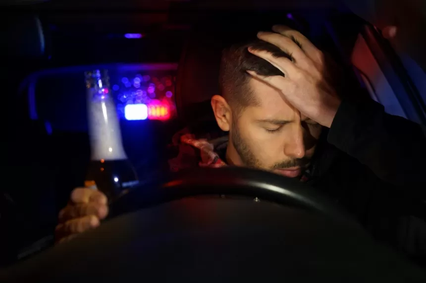 Lietuvos vairuotojai pažeidėjus bando tramdyti patys, nesikreipdami į policiją