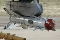 Nematoma grėsmė virš miestų: koviniai dronai tampa sunkesni, protingesni ir pavojingesni