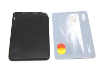 SEB klientai – panikoje: banko išduodamos kortelės iškėlė rimtų klausimų, žmonės nežino ką daryti