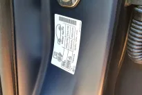 Žinojimas, kur šis lipdukas automobilyje jums gali išgelbėti gyvybę ir sutaupyti krūvas pinigų