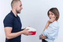 Mokslininkai atskleidė neįtikėtiną staigmeną: šis kalėdinis triukas svarbesnis už pinigus ir daiktus