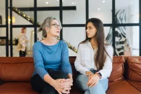 Tėvai taip kalba kasdien, bet tai žeidžia labiau nei smūgis: šios 11 frazių nepatinka jūsų suaugusiems vaikams