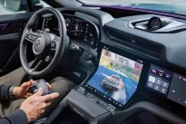 „Porsche“ ruošiasi naujo elektromobilio pristatymui, atskleidė daugiau informacijos apie „Cayenne“