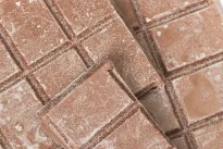 Šokoladas pasidengė baltu sluoksniu? Sužinokite, kodėl tai vyksta ir ar tai pavojingas dalykas