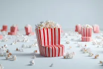 Sausis tapo sensacija kino pasaulyje: milijonai plaukia be sustojimo, o nauji filmai jau perrašo istoriją