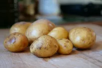 Kaip greičiau išvirti bulves? Šis paprastas triukas tikrai veikia, padės sutaupyti laiko