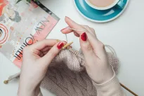 Hobis ar pinigų šaltinis? Papildomas uždarbis tapo kasdienybe milijonams žmonių visame pasaulyje