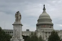 Didžiulis NATO vienybės išbandymas: Vašingtonas imasi priemonių prieš savo pačių prezidentą