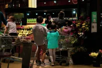 Netikėtas posūkis darbo rinkoje: šios parduotuvės darbuotojų algos šoka į naują lygį