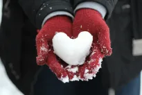 Rankos liks šiltos net ir prie minus 30: užsidėkite šį papildomą sluoksnį po žieminėmis pirštinėmis