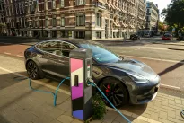 ES žada gelbėti rinką, bet kinai trina rankas, pigūs elektromobiliai jau netrukus užlies Europą