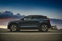 Naujas „Volvo“ elektromobilis nustebino daugelį: pralenkia net dyzelius ir nuvažiuoja įspūdingą atstumą