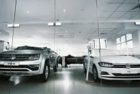 „Volkswagen" desperatiškai ieško milijardo: masinė vadovų kaita ir slaptas taupymo planas