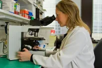 Mokslinis lūžis Kaune: iš skulptūros žievės išgauta senovinė DNR atveria stulbinamas galimybes