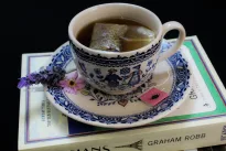 Šokiruojanti tiesa apie arbatą: gydytojai perspėja dėl nematomos grėsmės kiekviename puodelyje