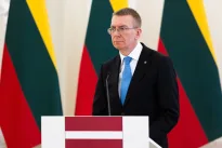 Latvijos prezidentas pasirinko griežtesnį toną: teisėsauga privalo tirti Epsteino bylas