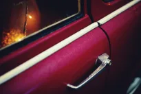 Kinija uždraudžia išsokančias automobilių durelių rankenas: ar šiam madingam aksesuarui atėjo galas?