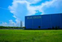 Bezosas keičia žaidimo taisykles: „Blue Origin" ruošiasi rimtai kovai su Musko valdoma „SpaceX"