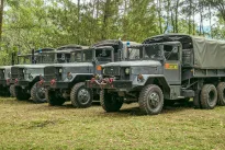 Lenkai išpardavinėja kariuomenės techniką: sunkvežimius galima įsigyti už juokingą kainą