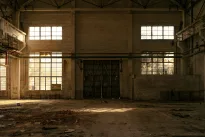 Europos automobilių pramonėje prasidėjo masiniai atleidimai: ar krizė pasieks ir Lietuvą?