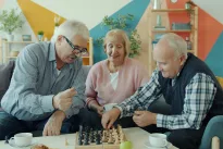 Paprastas kasdienis smegenų pratimas sumažina demencijos riziką net 25 proc.: gydytojai nustebo