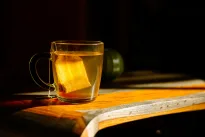 Šokiruojanti tiesa apie rytinę arbatą: kiek mikroplastiko iš tiesų patenka į jūsų puodelį?