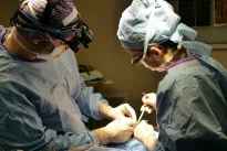 Dirbtinis intelektas operacinėje žadėjo revoliuciją, bet pacientams tai virto tikru košmaru