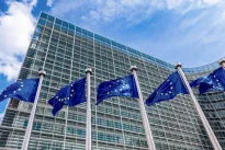 Europos Sąjunga atjungia stabdžius: Rusijos įšaldyti milijardai virs nuolatiniu ginklu už Ukrainą