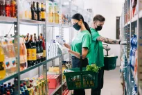 Sulaukta daugiau skundų dėl nelietuviškai suteiktų paslaugų, tikrinami „Bolt“ ir „Wolt“ kurjeriai