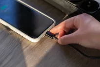 Ekspertai atskleidė svarbiausias taisykles: prailginkite savo telefono naudojimo laiką