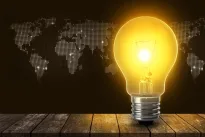 Importas rekordiniame lygyje, o kainos sprogo: elektros kaina šoko iki lubų, kas slypi už skaičių?