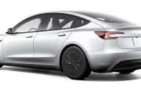 „Tesla“ atsisako prabangos - ar supaprastinti modeliai pakeis Europos vairuotojų įpročius?