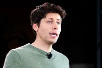 „OpenAI“ ruošia tylų perversmą: kuriamas trečiasis asmeninis įrenginys, galintis pakeisti telefoną