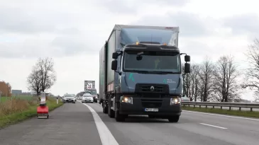 Lietuvos keliuose – išskirtinės saugumo priemonės: siekiant pagerinti matomumą kelyje pradedama naudoti inovatyvią technologiją
