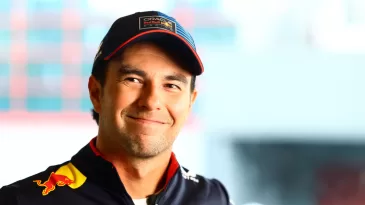 „Red Bull“ patvirtino oficialiai: dar du metus komandos garbę F1 pirmenybėse gins meksikietis S.Perezas